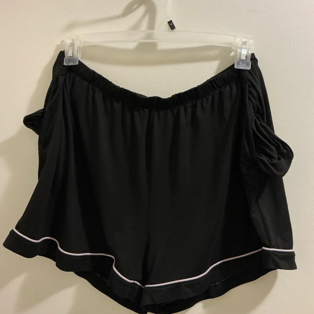 Women's Black Pajama / Loungewear Set with Lavender colored Trim - Picture 10 of 14